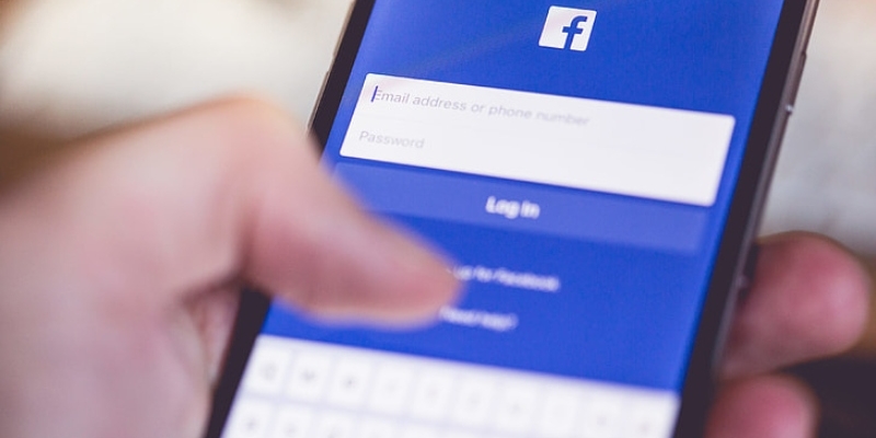 Facebook cesse de collaborer avec les autorités de Hong Kong