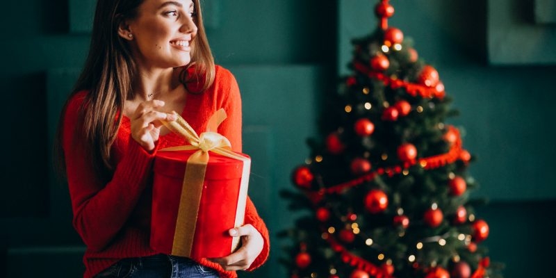 Temps de carte postale de Noël, danger sur le web