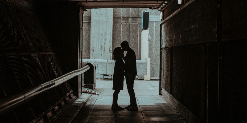 Tinder génère l'amour dans l'isolement